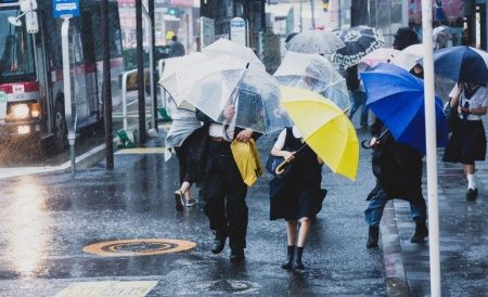 台風の日はバイトを休みたい 連絡はどうしたらいい わくわく情報 Com